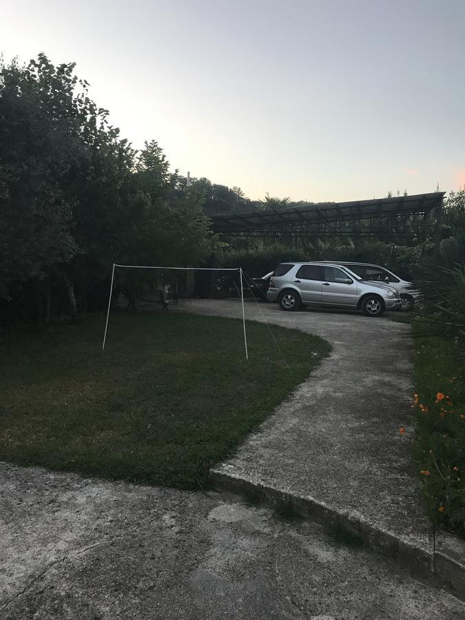 Hotel Dom U Morya Pizunda Exterior foto